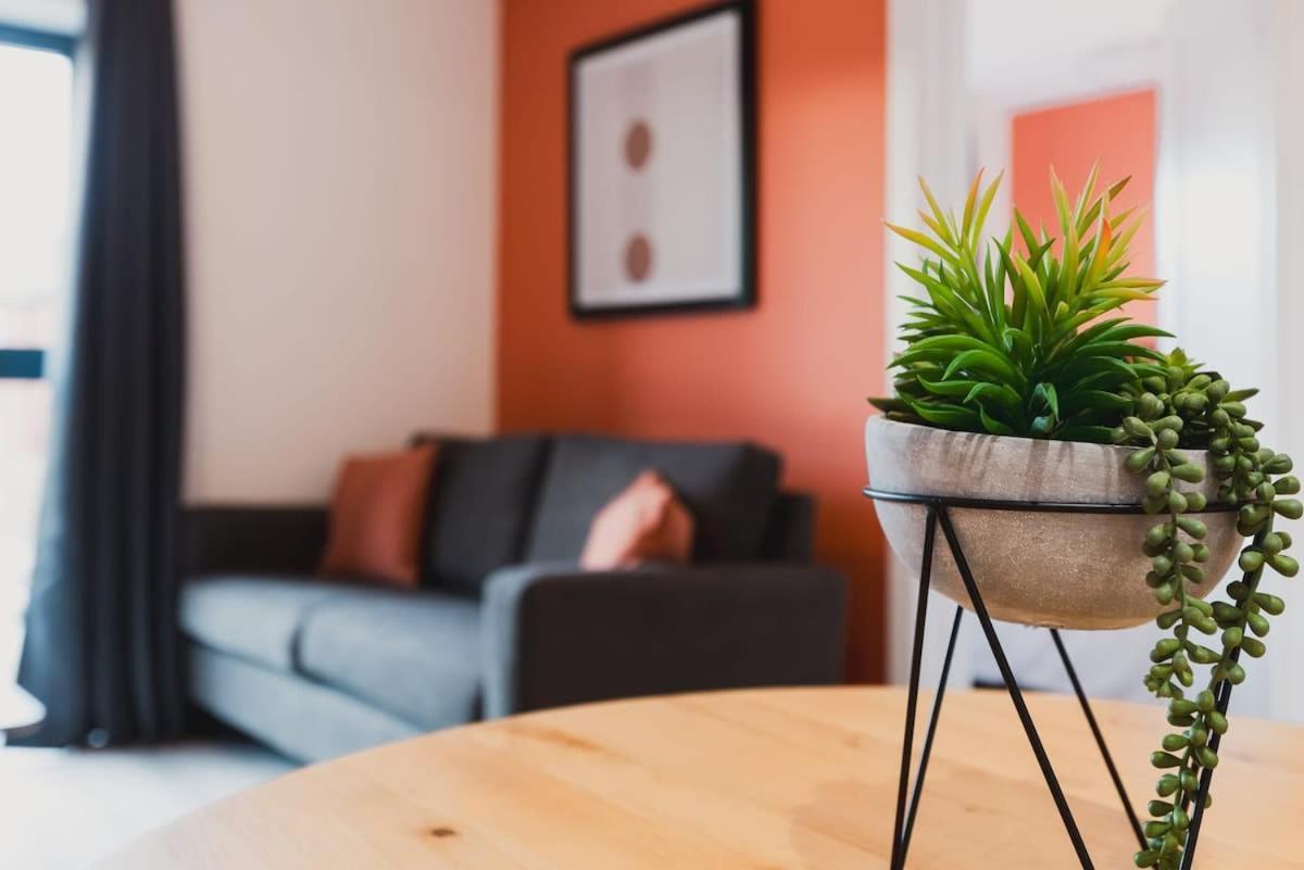 Stayzeni, Hardwick House Derby 2 Bed Apartment Экстерьер фото